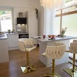 Liebelei Boutique - 2 Min Zum Bahnhof, Eigener Parkplatz Apartamento *