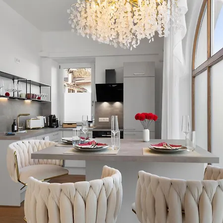 Apartment Boutique-apartment Liebelei Miesbach, Zentral, Terrasse, Parkplatz *