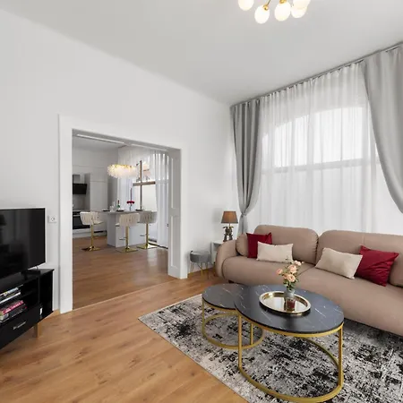 Liebelei Boutique - 2 Min Zum Bahnhof, Eigener Parkplatz Apartamento *