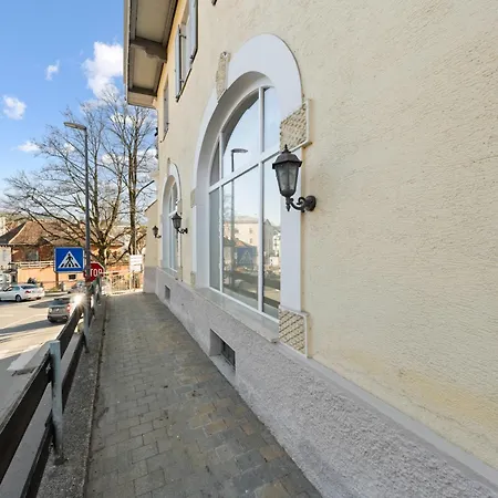 Apartment Boutique-apartment Liebelei Miesbach, Zentral, Terrasse, Parkplatz *