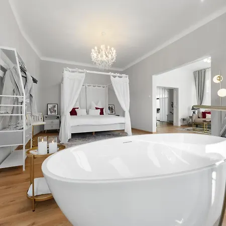 Apartment Boutique-apartment Liebelei Miesbach, Zentral, Terrasse, Parkplatz *