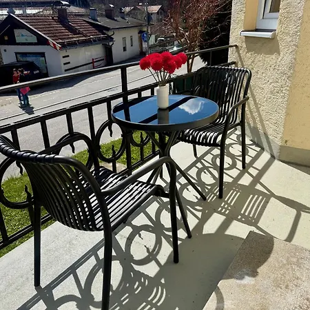 Apartment Boutique-apartment Liebelei Miesbach, Zentral, Terrasse, Parkplatz *
